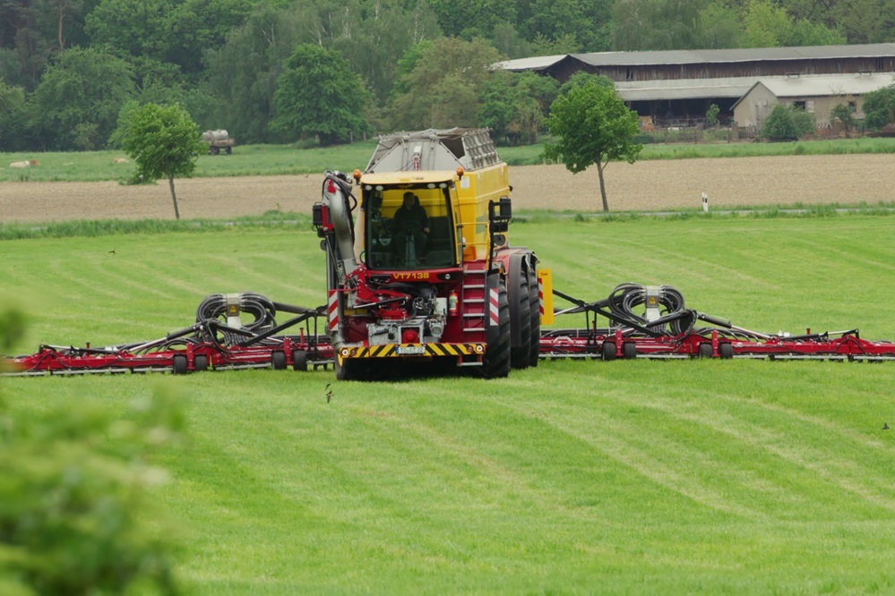 Vredo ontwikkelt zodenbemesters vooral om strak werk te leveren