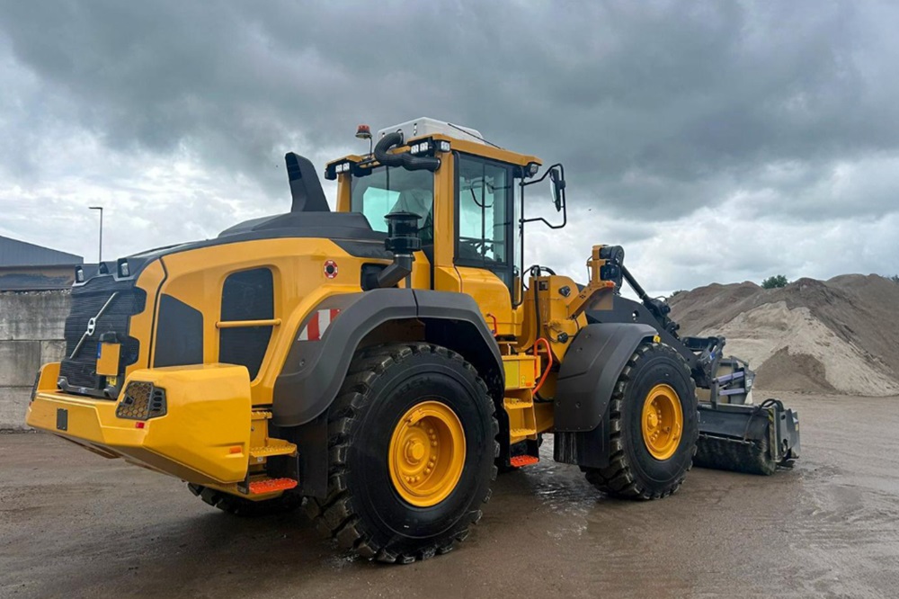 Heuver Banden en Triangle Tyre zetten hun samenwerking in de grondverzetsector voort. Beide bedrijven werken al langere tijd samen aan het leveren van banden voor de grondverzetindustrie, waarbij kwaliteit en innovatie centraal staan.