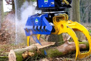 "Veelzijdig materieel voor landschapsverzorging en kraanaanbouw"