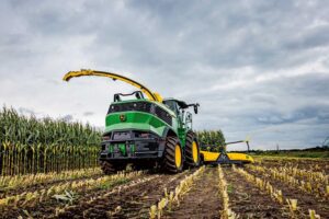 John Deere onthult de nieuwe F8 en F9 zelfrijdende veldhakselaars