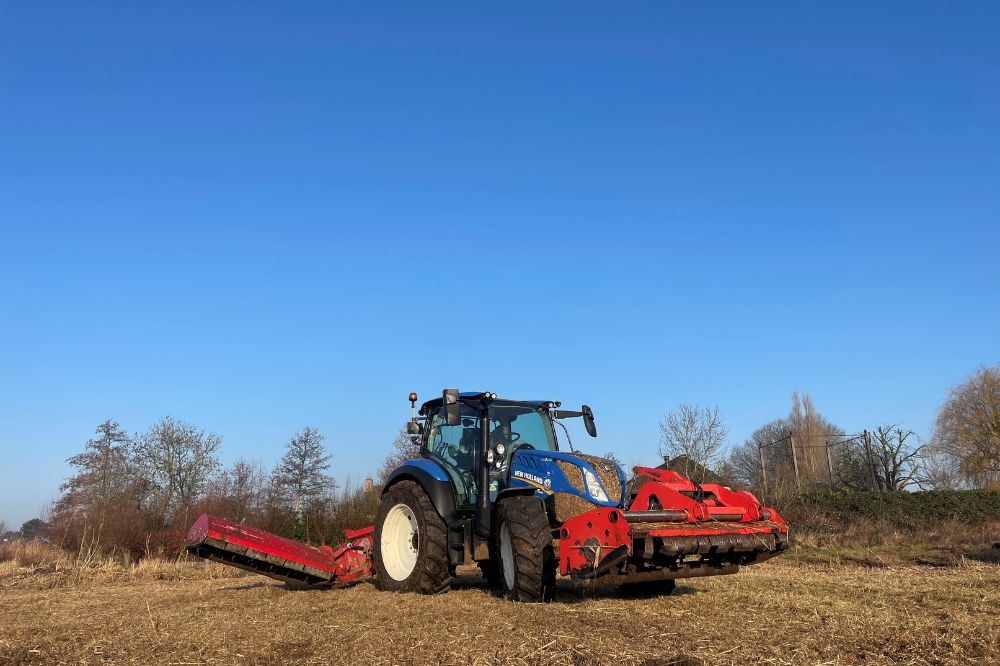 Breviagri armmaaier: Italiaanse expertise voor beheer van bermen, hagen en slootkanten