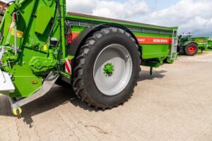 BERGMANN introduceert nieuwe banden voor diepbedstrooiers