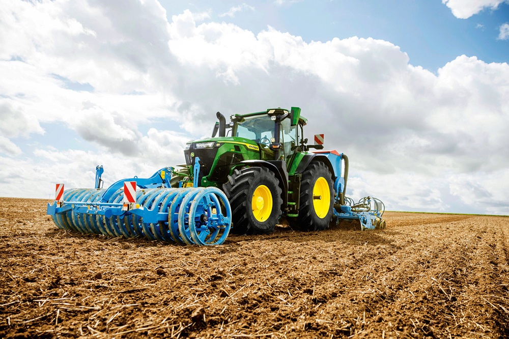 John Deere vernieuwt 6R-serie met nadruk op comfort, precisie en inzetbaarheid
