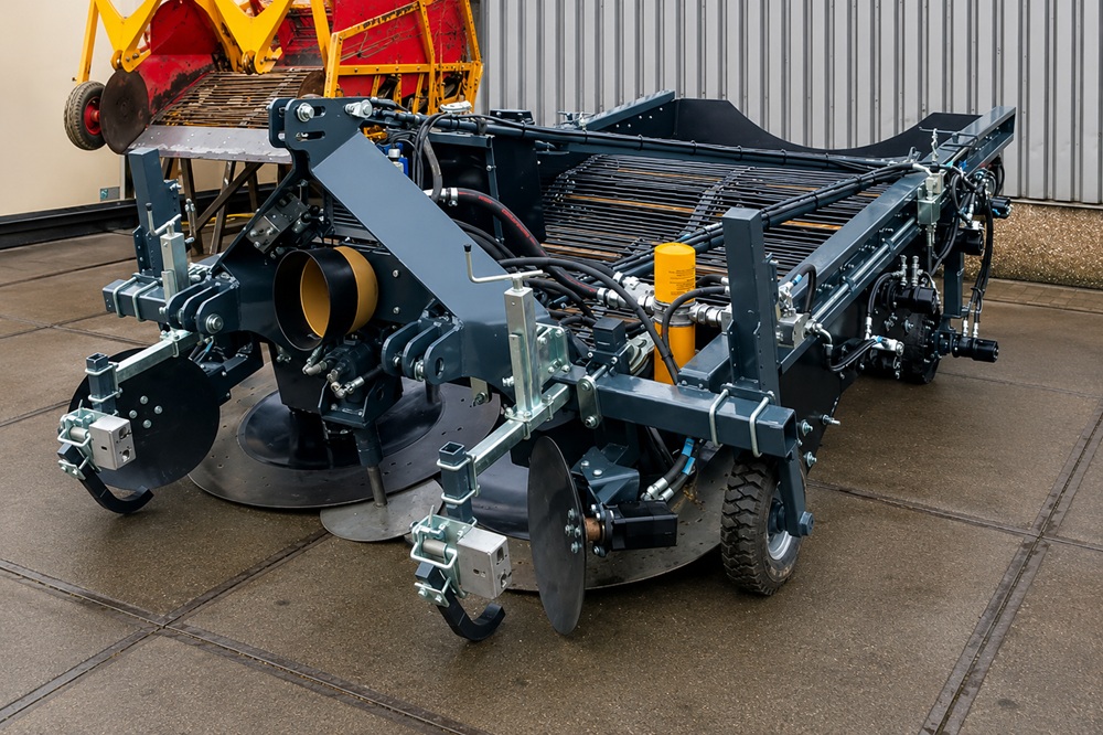 Agri Poppe bouwt AP Lift-principe uit tot compleet nieuwe uienrooier